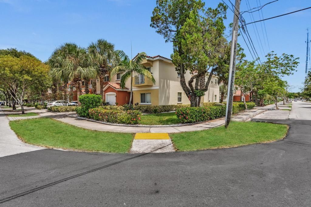 For Rent: $2,800 (3 beds, 2 baths, 1435 Square Feet)