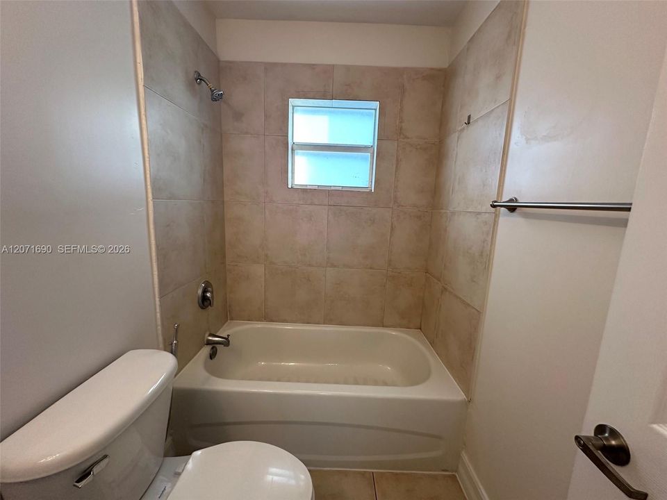 For Rent: $2,800 (3 beds, 2 baths, 1435 Square Feet)