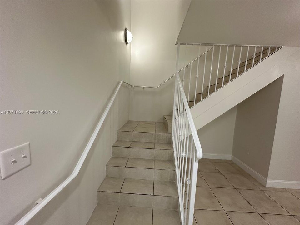 For Rent: $2,800 (3 beds, 2 baths, 1435 Square Feet)