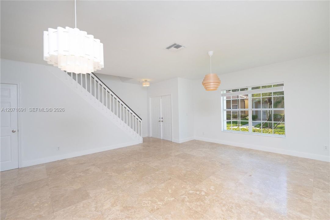 For Rent: $3,350 (3 beds, 2 baths, 1681 Square Feet)