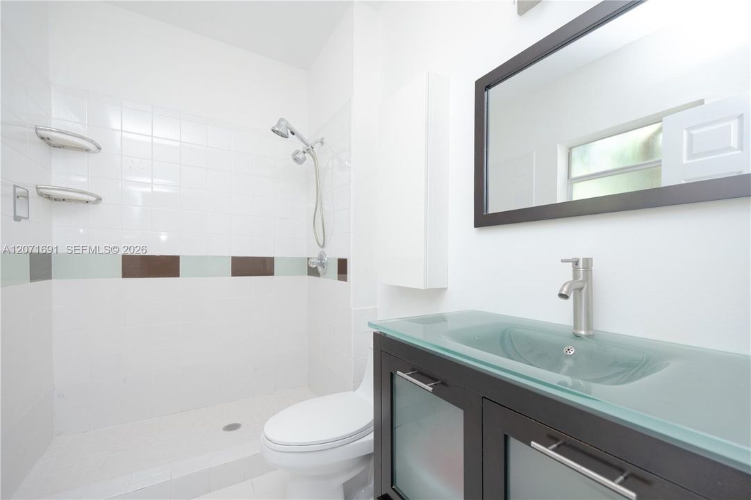 For Rent: $3,350 (3 beds, 2 baths, 1681 Square Feet)