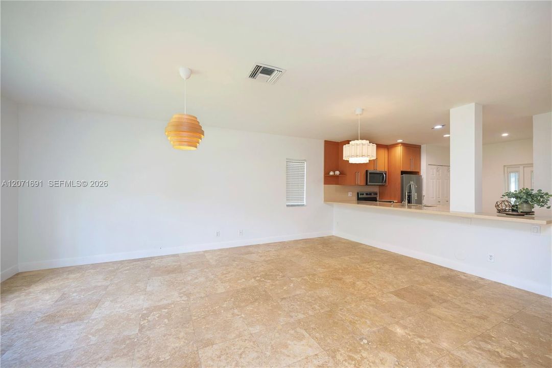 For Rent: $3,350 (3 beds, 2 baths, 1681 Square Feet)