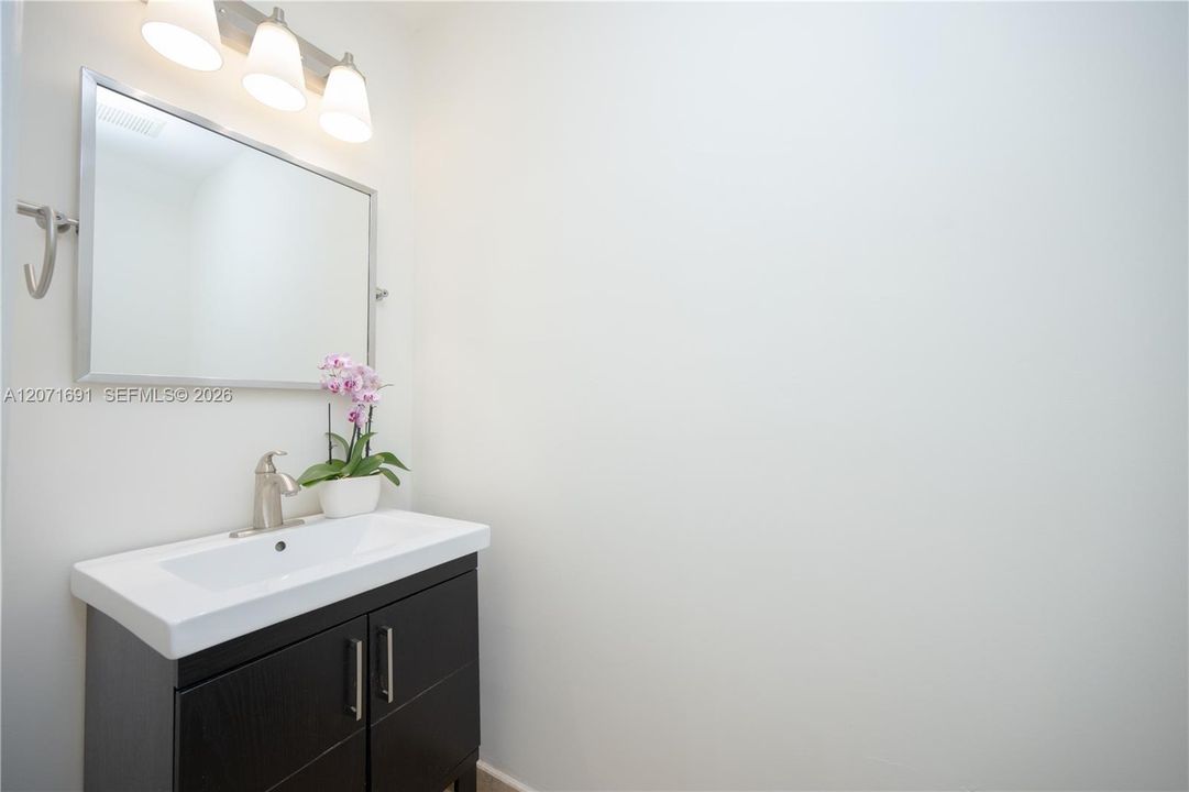 For Rent: $3,350 (3 beds, 2 baths, 1681 Square Feet)