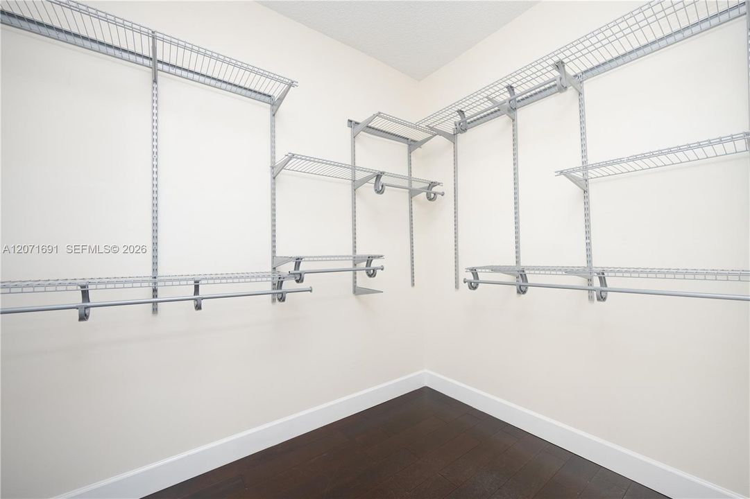 For Rent: $3,350 (3 beds, 2 baths, 1681 Square Feet)