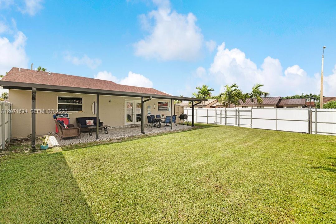For Rent: $3,500 (3 beds, 2 baths, 1317 Square Feet)