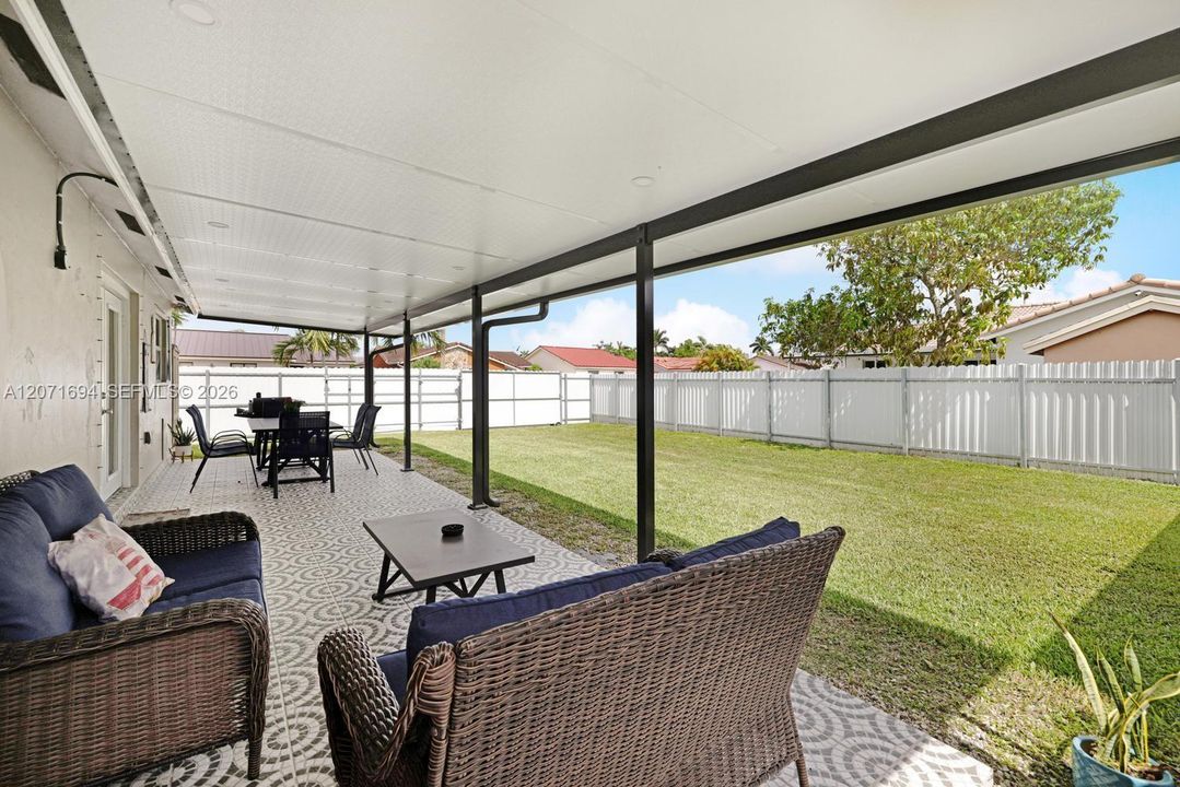 For Rent: $3,500 (3 beds, 2 baths, 1317 Square Feet)