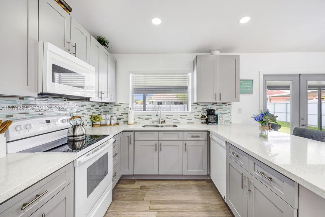 For Rent: $3,500 (3 beds, 2 baths, 1317 Square Feet)