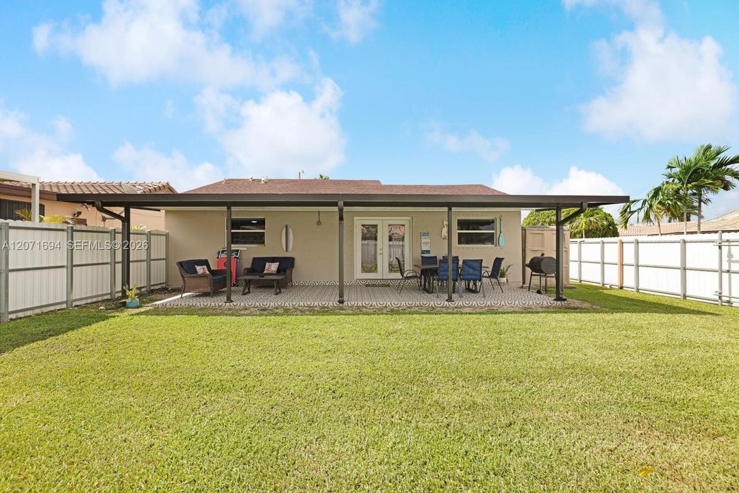 For Rent: $3,500 (3 beds, 2 baths, 1317 Square Feet)