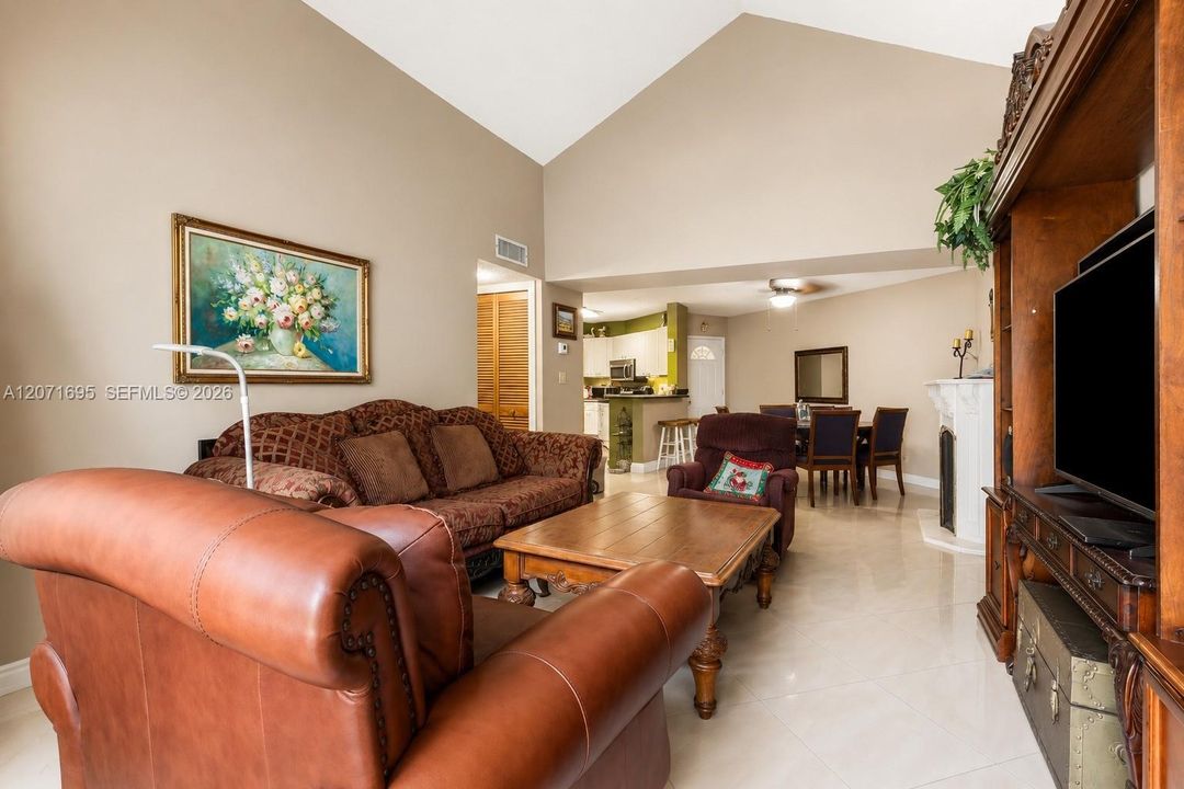 En Venta: $260,000 (2 camas, 2 baños, 950 Pies cuadrados)