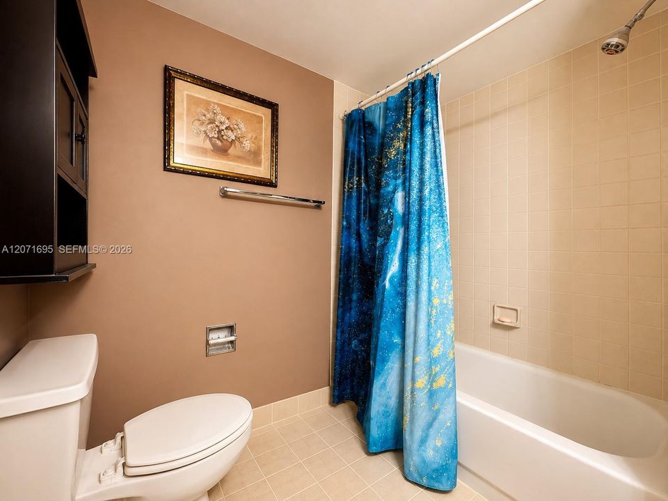 En Venta: $260,000 (2 camas, 2 baños, 950 Pies cuadrados)