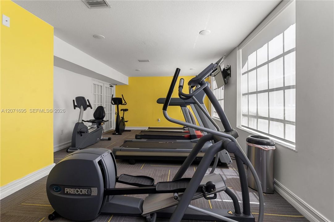En Venta: $260,000 (2 camas, 2 baños, 950 Pies cuadrados)