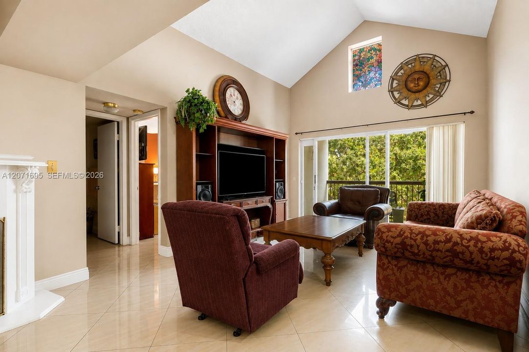 En Venta: $260,000 (2 camas, 2 baños, 950 Pies cuadrados)