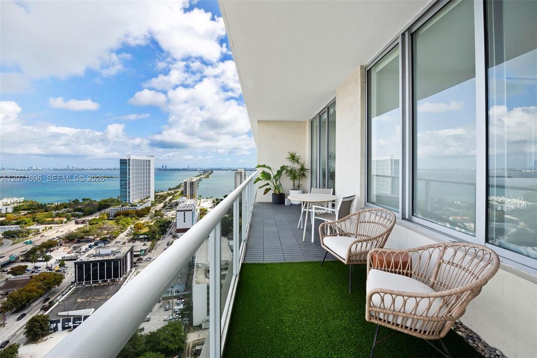: $1,995,000 (2 camas, 2 baños, 2178 Pies cuadrados)