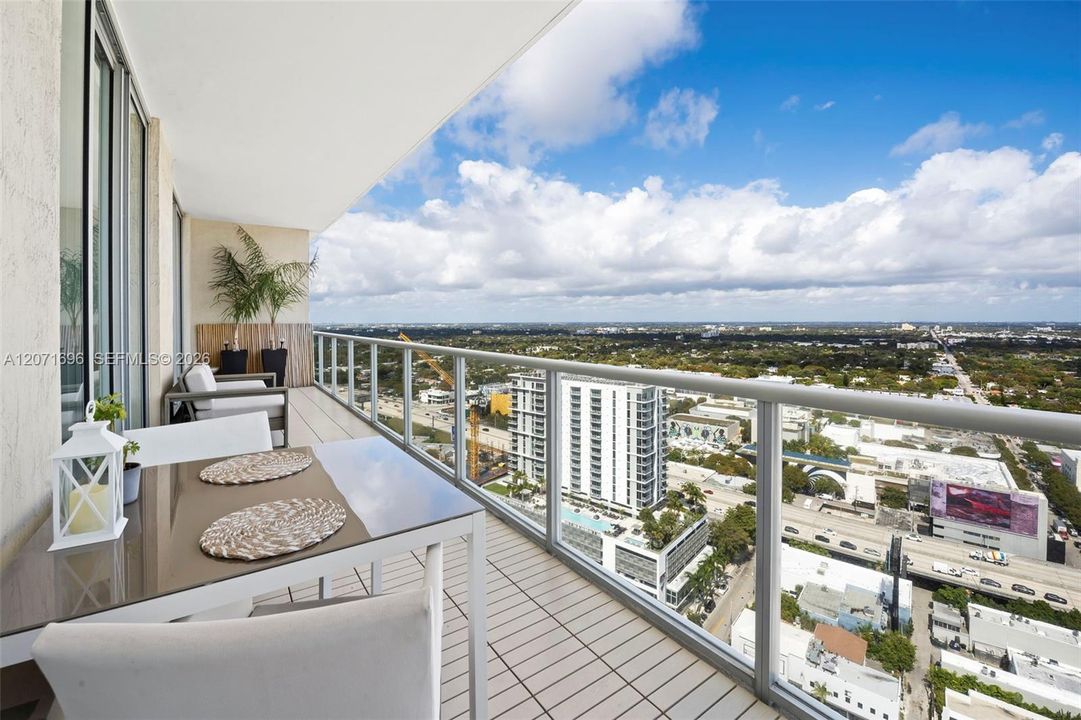 : $1,995,000 (2 camas, 2 baños, 2178 Pies cuadrados)