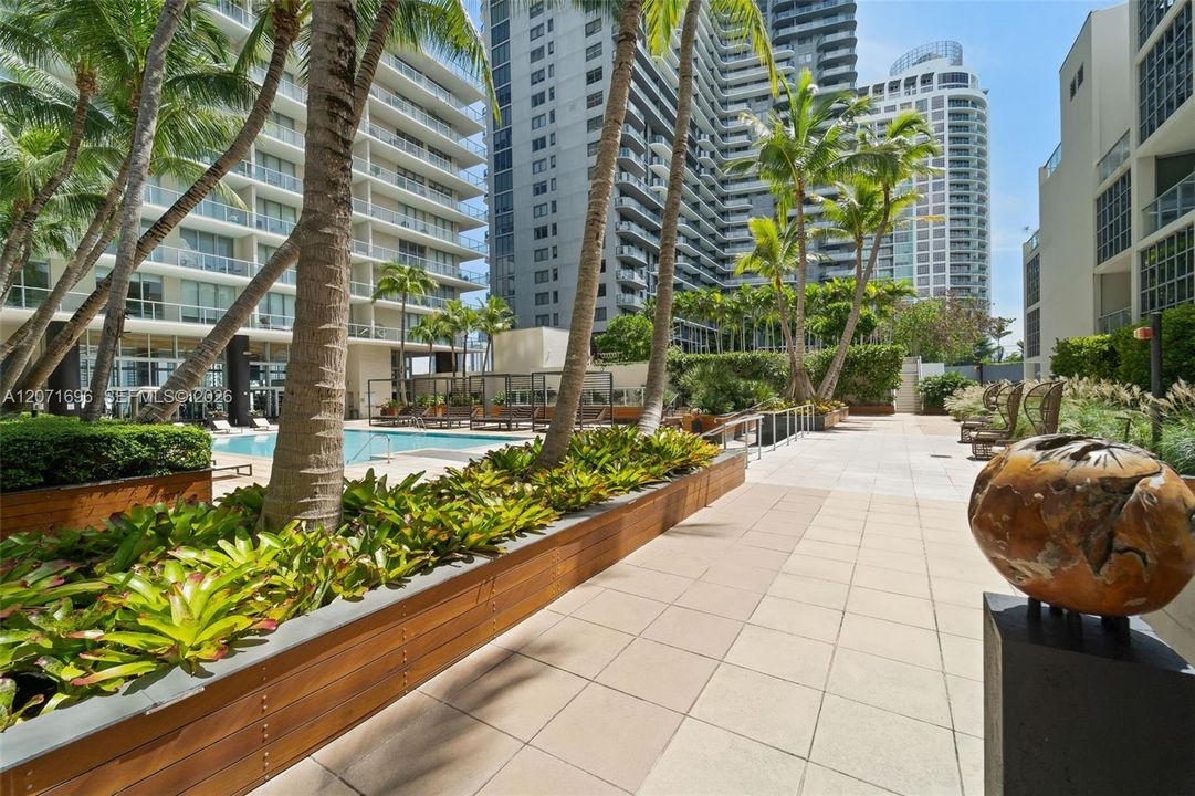 : $1,995,000 (2 camas, 2 baños, 2178 Pies cuadrados)