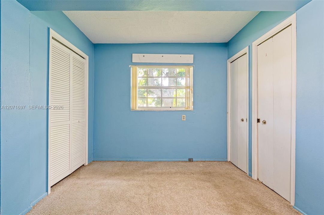 For Sale: $372,000 (3 beds, 1 baths, 1599 Square Feet)