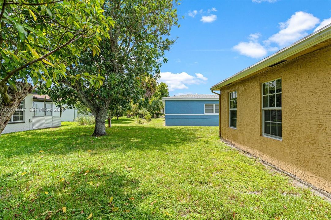 For Sale: $372,000 (3 beds, 1 baths, 1599 Square Feet)