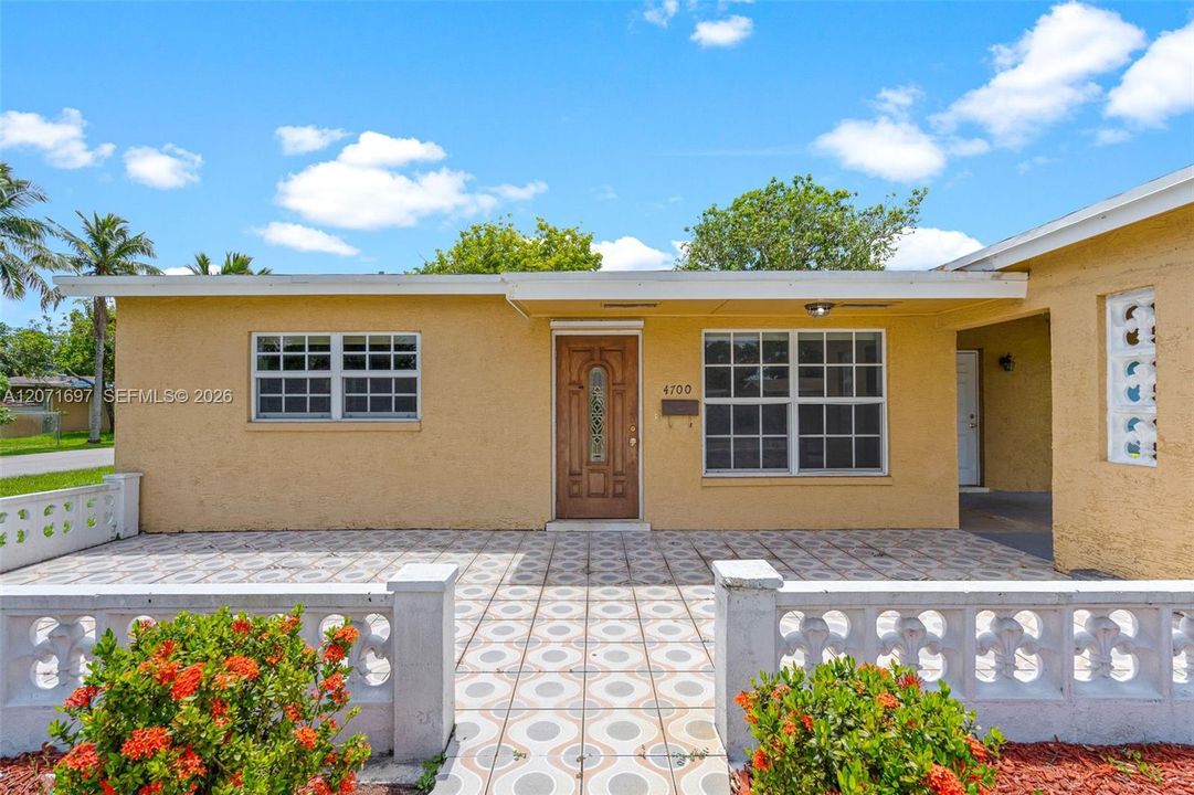 For Sale: $372,000 (3 beds, 1 baths, 1599 Square Feet)