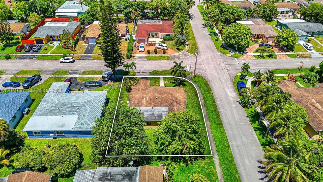 For Sale: $372,000 (3 beds, 1 baths, 1599 Square Feet)