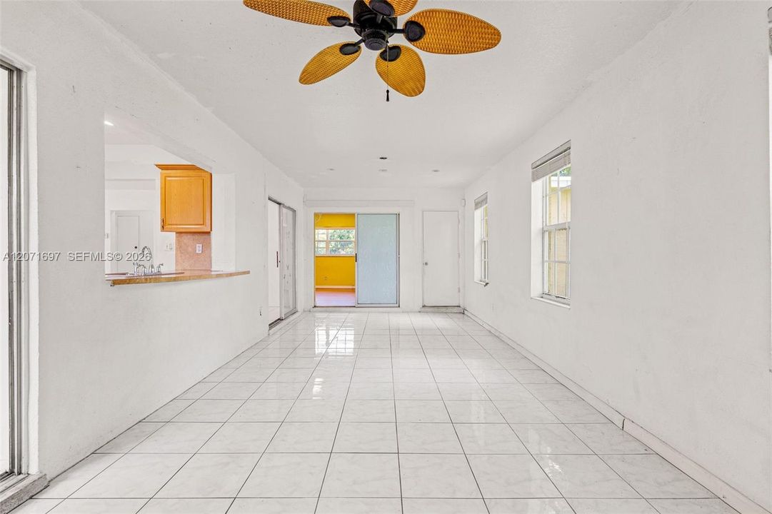 For Sale: $372,000 (3 beds, 1 baths, 1599 Square Feet)