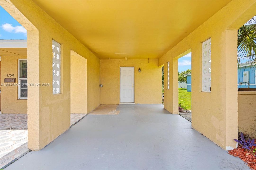 For Sale: $372,000 (3 beds, 1 baths, 1599 Square Feet)