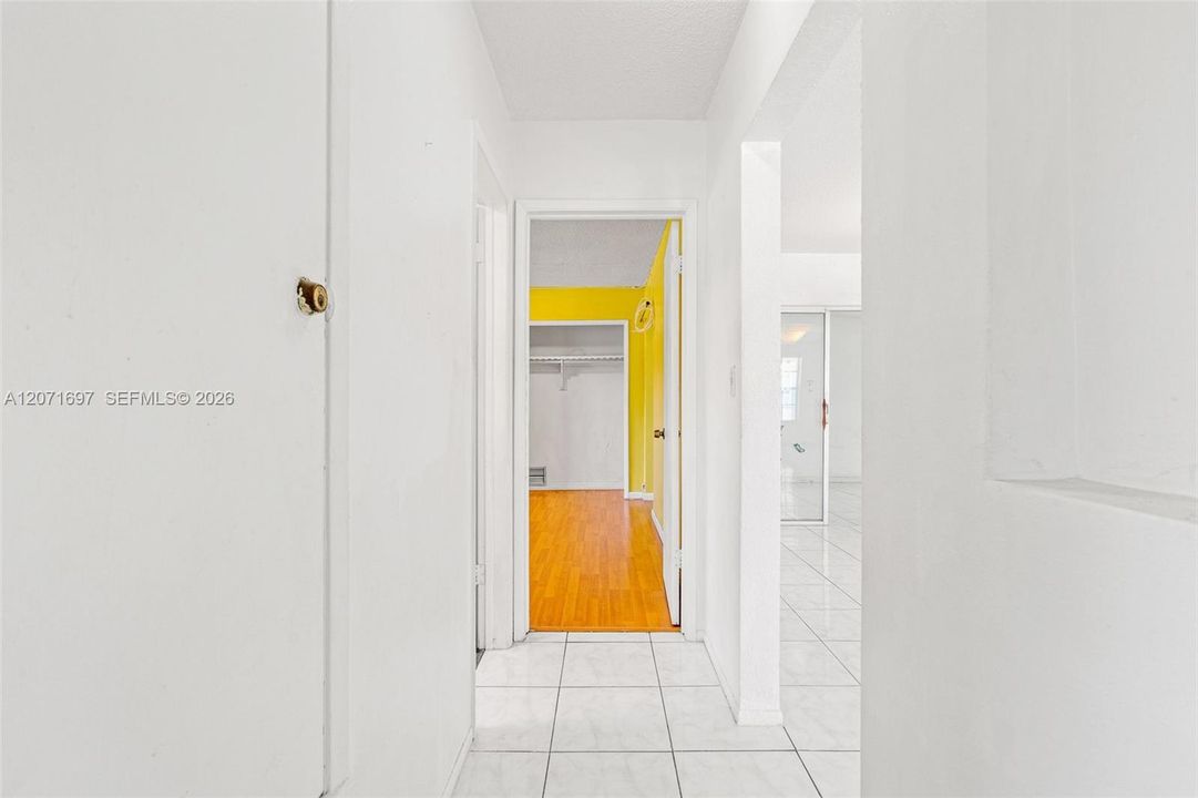 For Sale: $372,000 (3 beds, 1 baths, 1599 Square Feet)