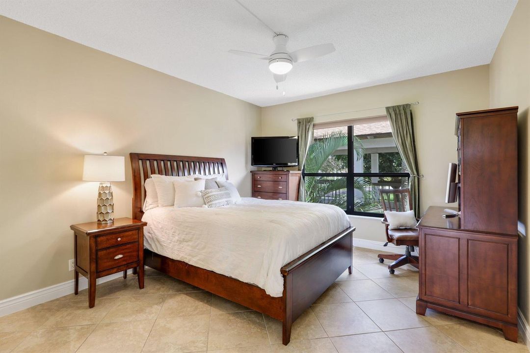 800 Greensward Court - 22.jpg-SMALL