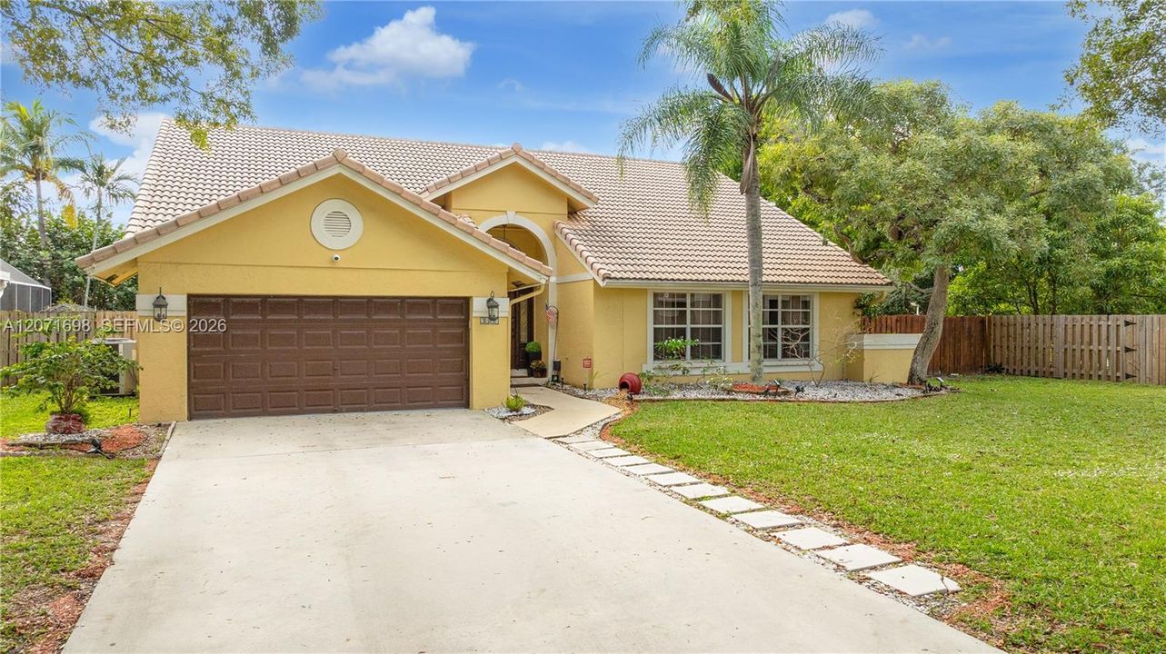 For Rent: $5,400 (3 beds, 2 baths, 1973 Square Feet)