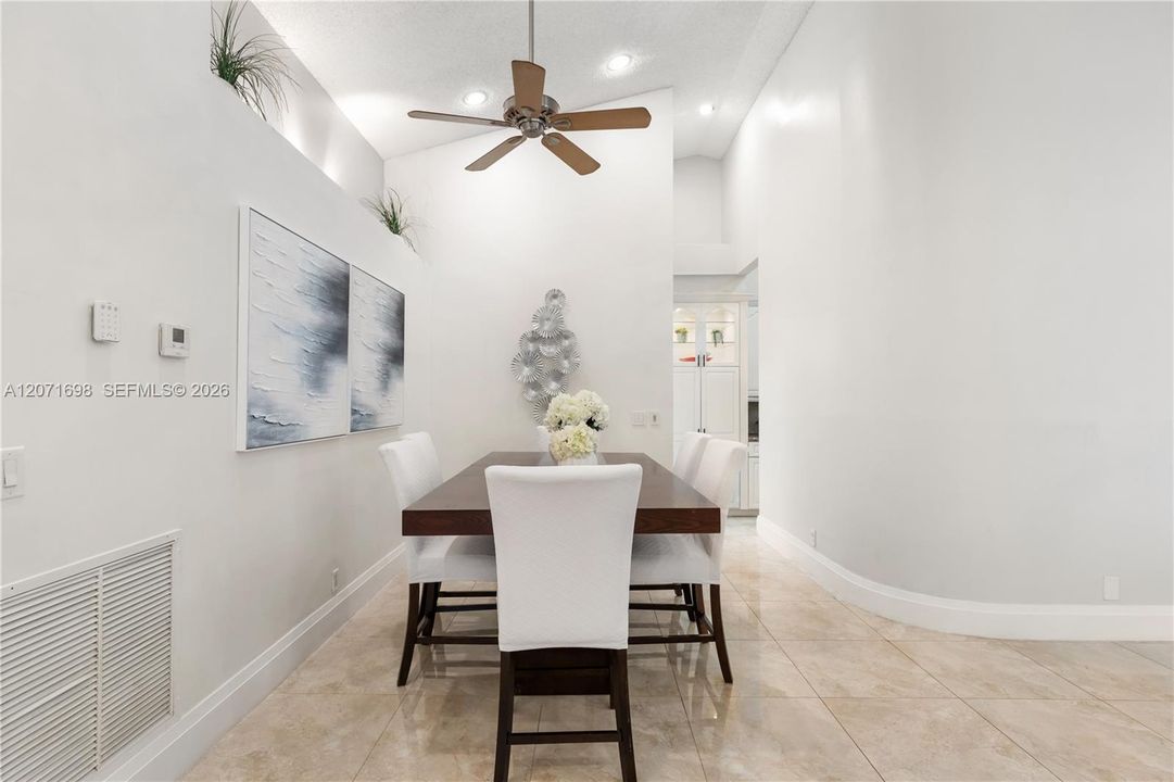 For Rent: $5,400 (3 beds, 2 baths, 1973 Square Feet)