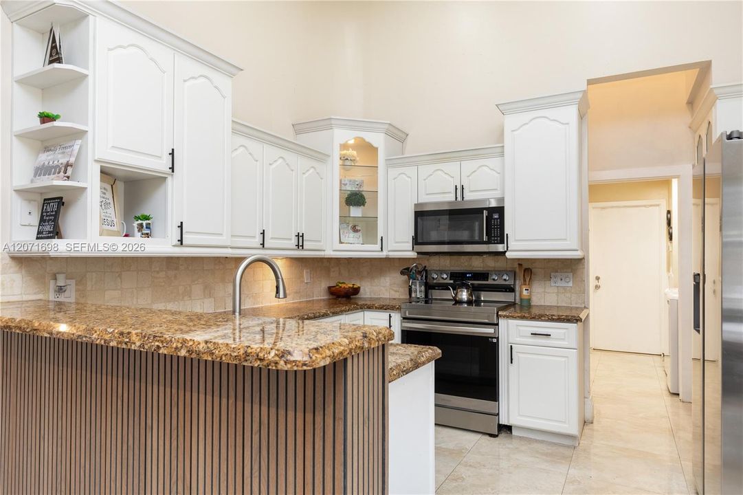 For Rent: $5,400 (3 beds, 2 baths, 1973 Square Feet)