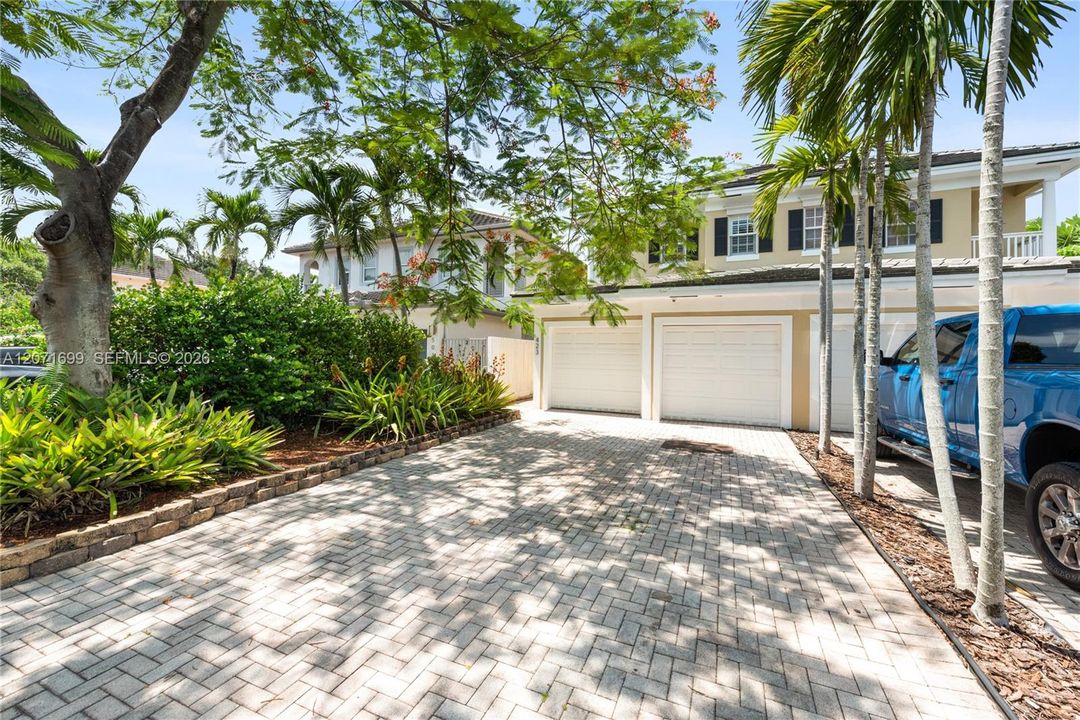 For Sale: $905,000 (3 beds, 2 baths, 2675 Square Feet)