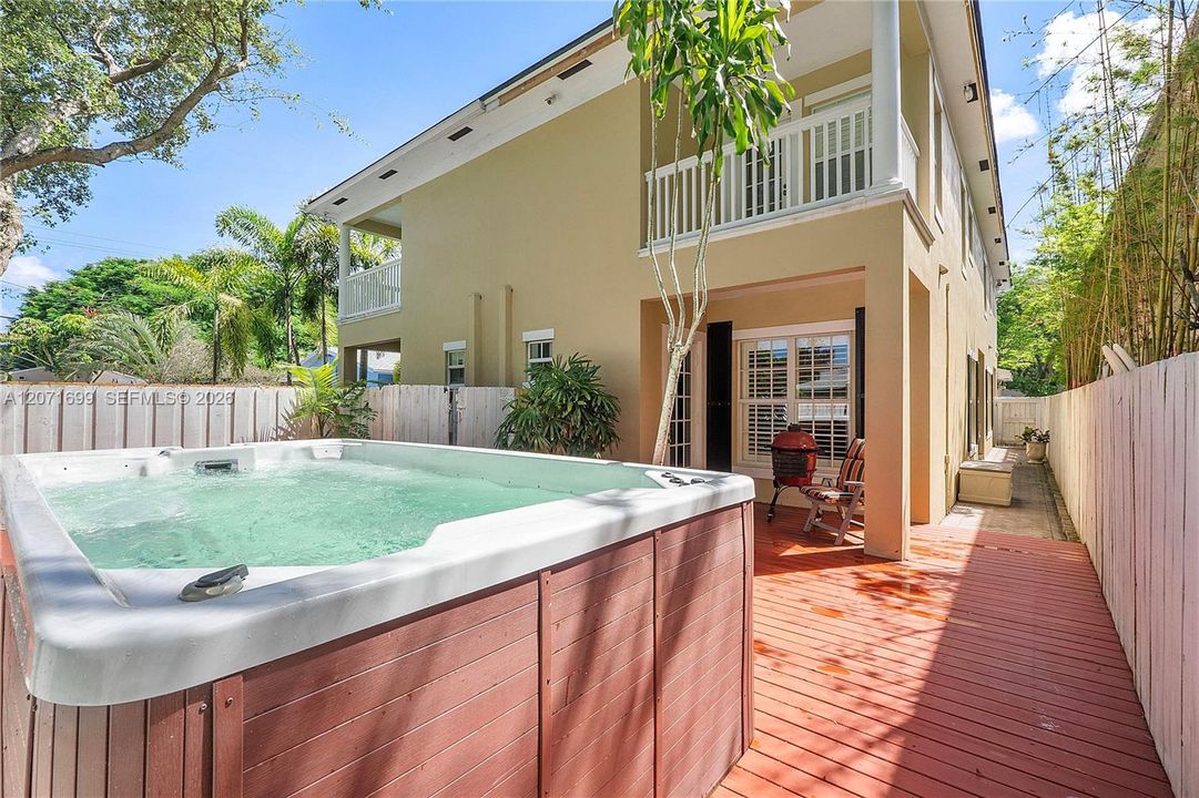 For Sale: $905,000 (3 beds, 2 baths, 2675 Square Feet)