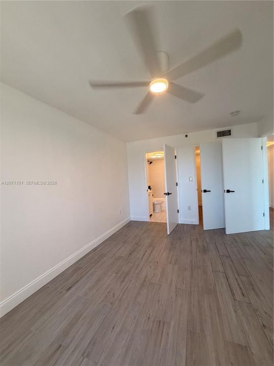 For Rent: $2,500 (2 beds, 2 baths, 929 Square Feet)