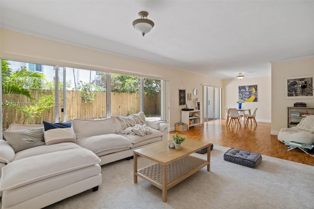 For Rent: $5,200 (3 beds, 2 baths, 1700 Square Feet)