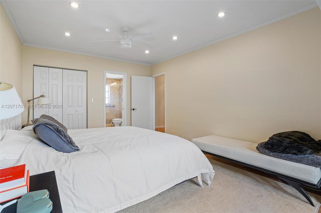 For Rent: $5,200 (3 beds, 2 baths, 1700 Square Feet)