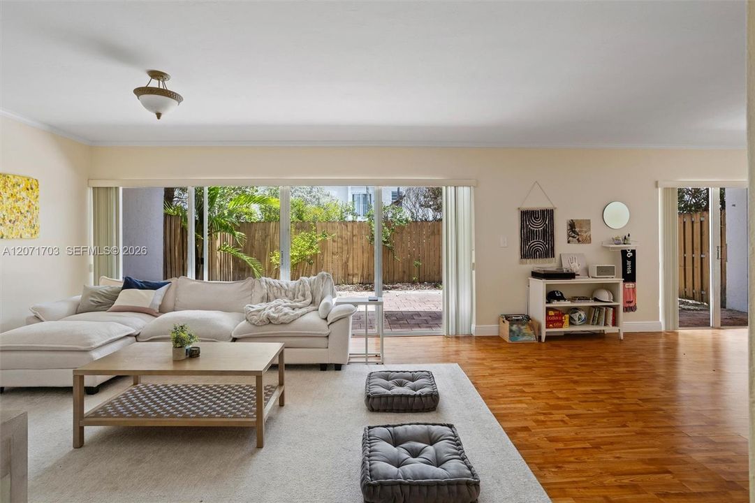 For Rent: $5,200 (3 beds, 2 baths, 1700 Square Feet)