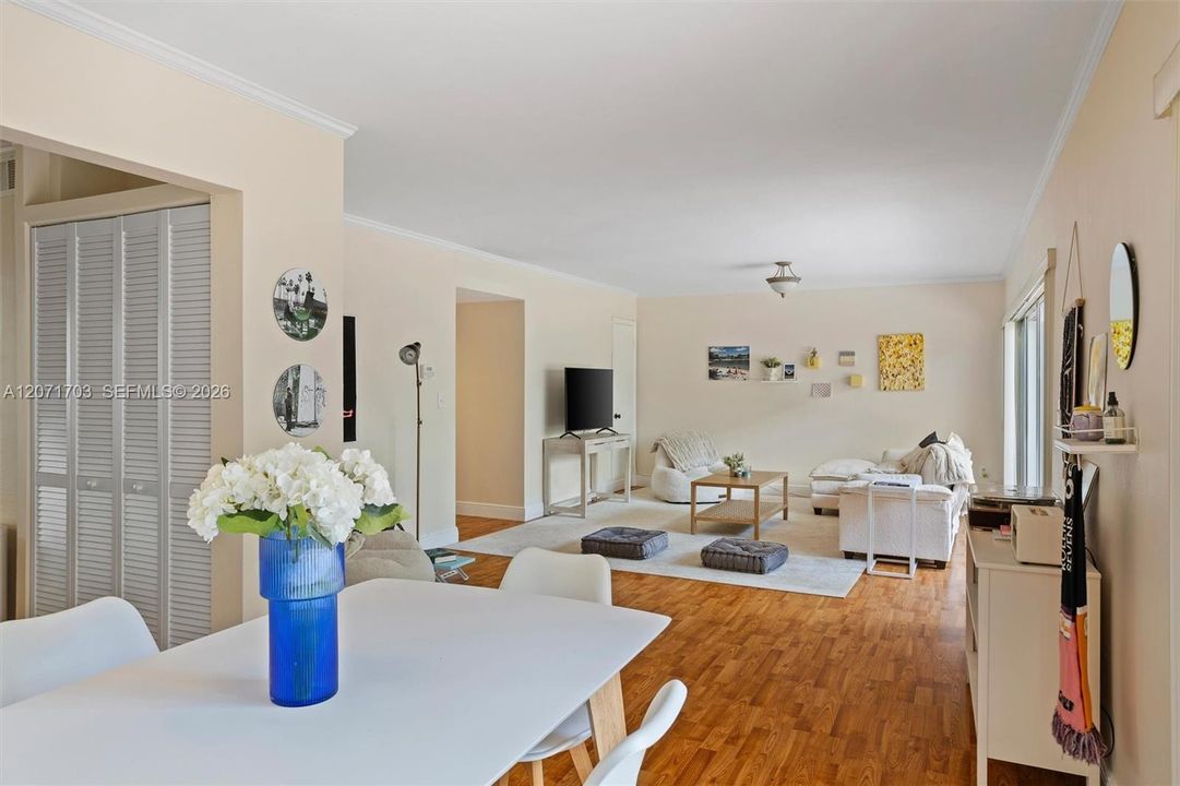 For Rent: $5,200 (3 beds, 2 baths, 1700 Square Feet)
