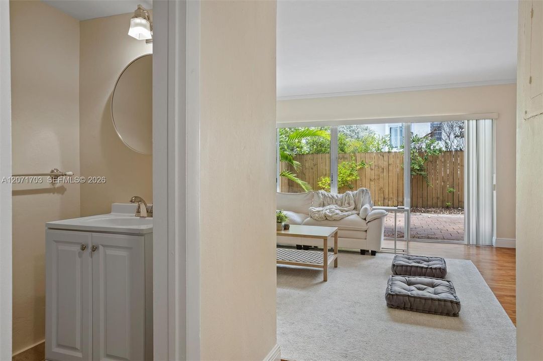 For Rent: $5,200 (3 beds, 2 baths, 1700 Square Feet)