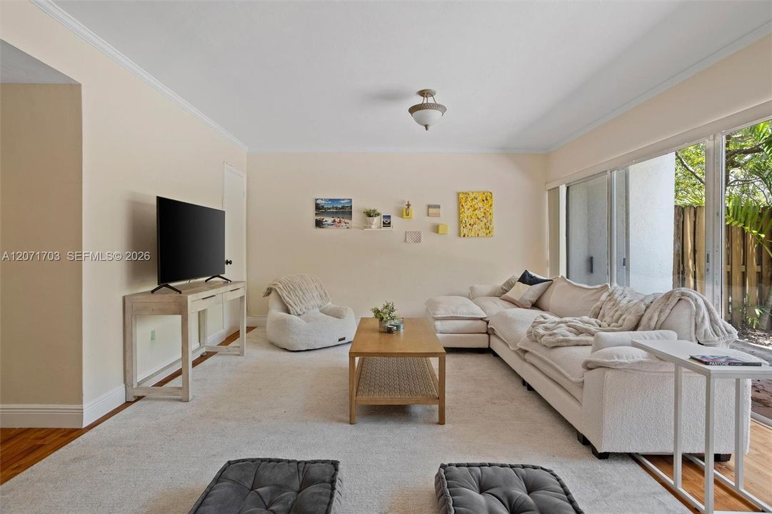 For Rent: $5,200 (3 beds, 2 baths, 1700 Square Feet)