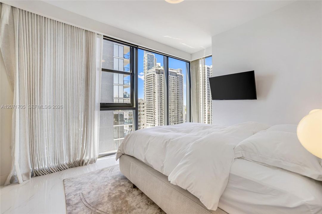 For Rent: $18,000 (4 beds, 5 baths, 2582 Square Feet)