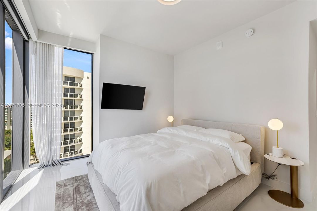For Rent: $18,000 (4 beds, 5 baths, 2582 Square Feet)