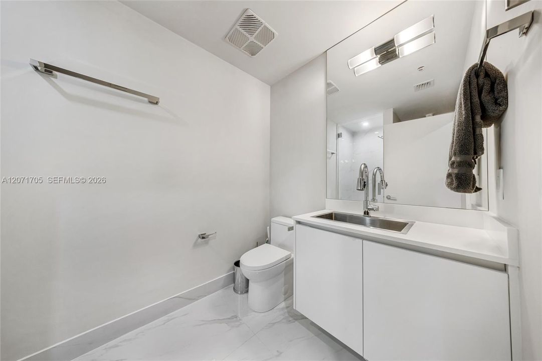 For Rent: $18,000 (4 beds, 5 baths, 2582 Square Feet)