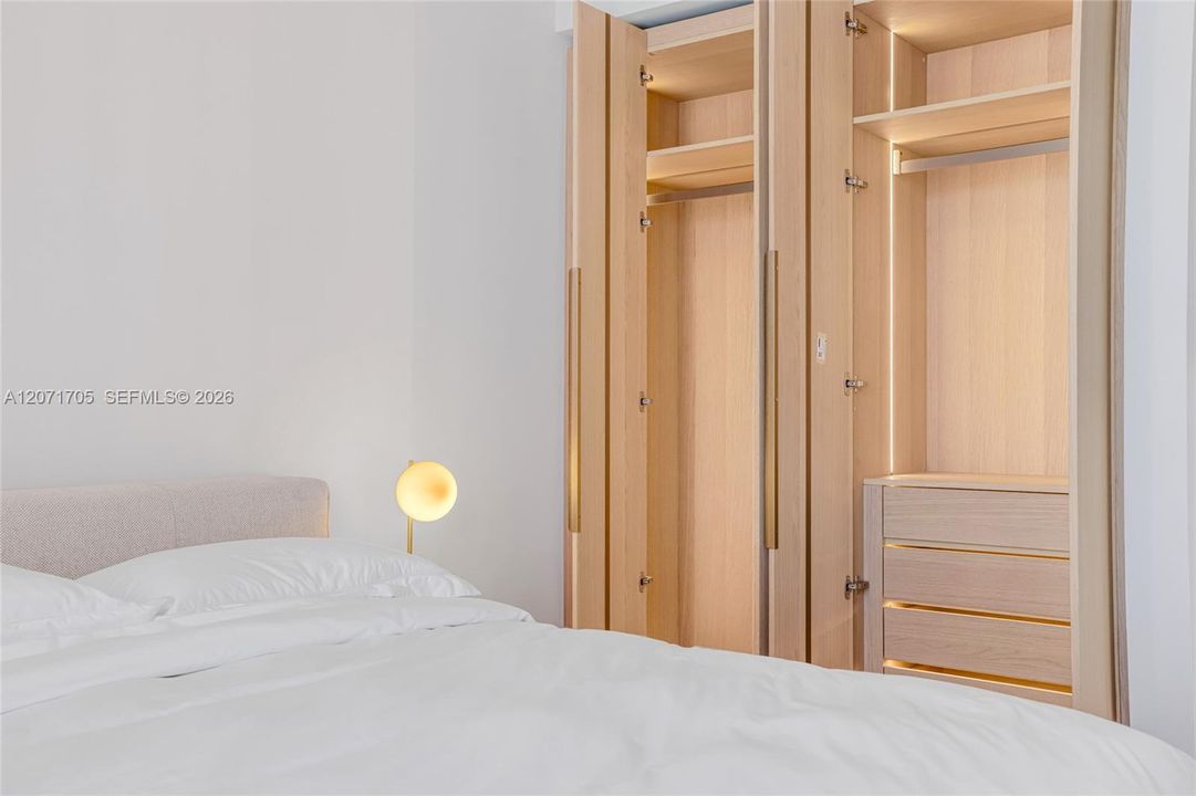 For Rent: $18,000 (4 beds, 5 baths, 2582 Square Feet)