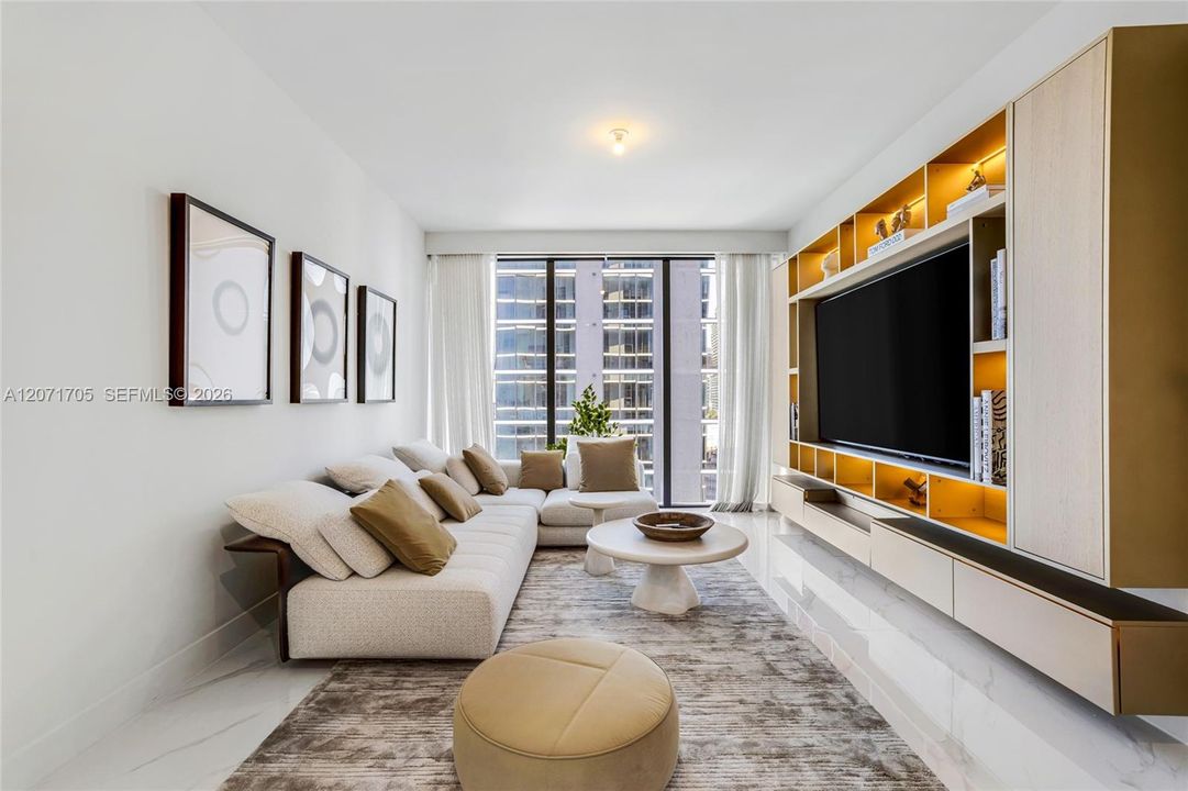 For Rent: $18,000 (4 beds, 5 baths, 2582 Square Feet)