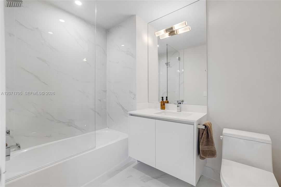 For Rent: $18,000 (4 beds, 5 baths, 2582 Square Feet)