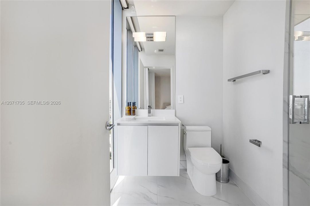 For Rent: $18,000 (4 beds, 5 baths, 2582 Square Feet)