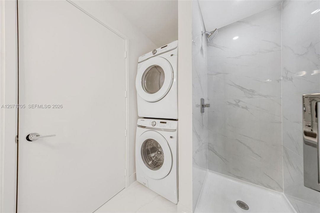 For Rent: $18,000 (4 beds, 5 baths, 2582 Square Feet)