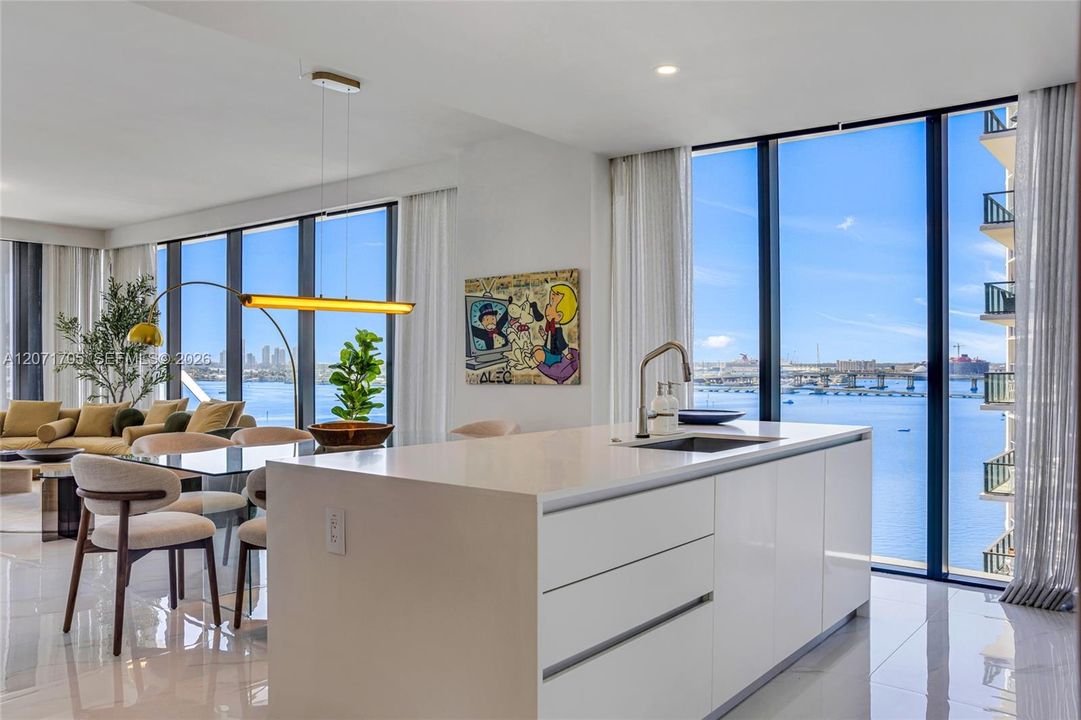 For Rent: $18,000 (4 beds, 5 baths, 2582 Square Feet)