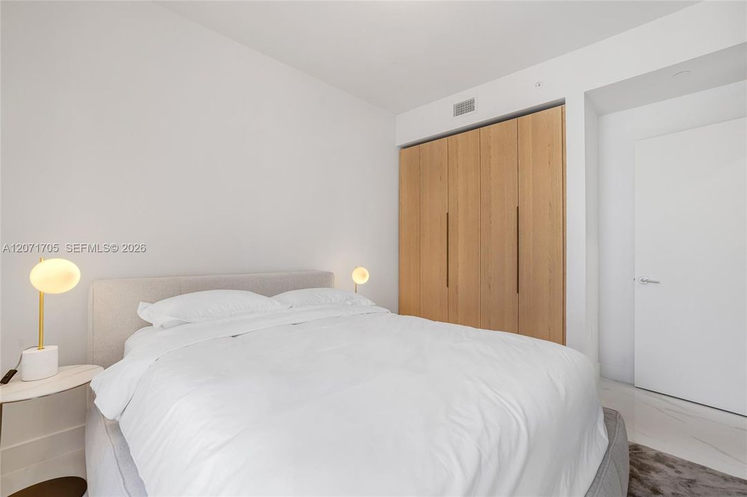 For Rent: $18,000 (4 beds, 5 baths, 2582 Square Feet)