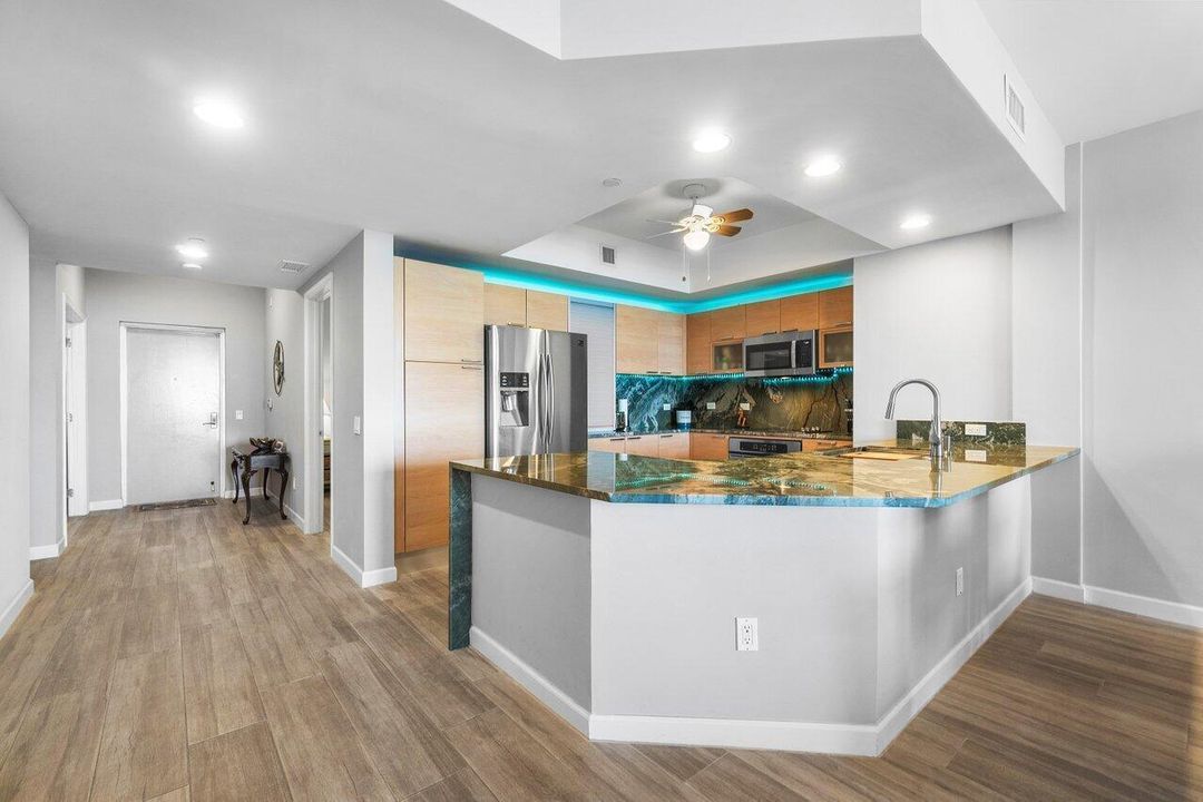 003-2640LakeShoreDrive-711-RivieraBeach-